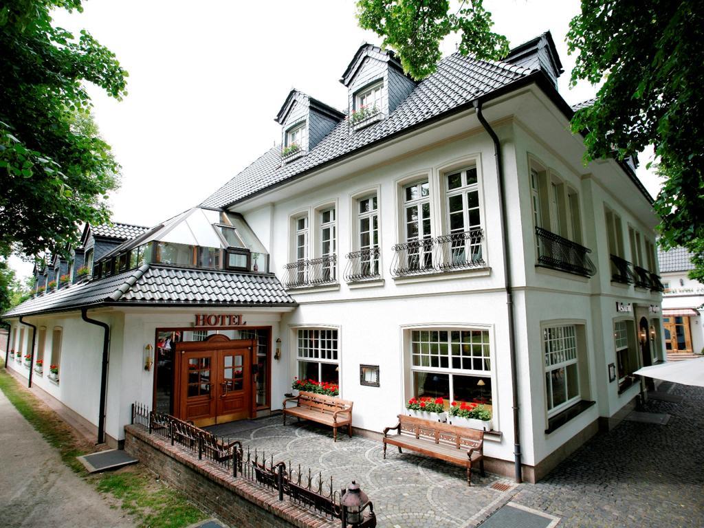 Hotel "Schloss Friedestrom" Dormagen Exteriör bild